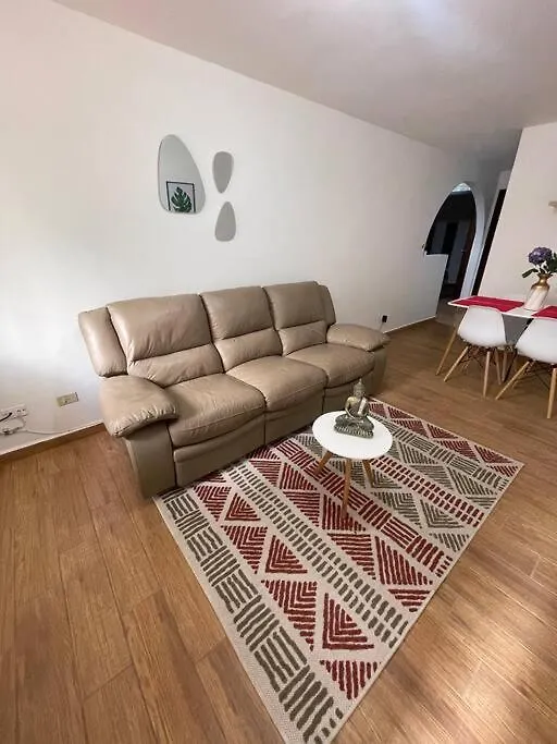 Appartement Apto Completo Moderno 1Er Piso à Medellín